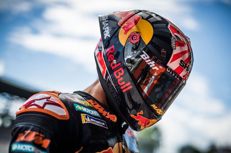 Helm pebalap MotoGP.
