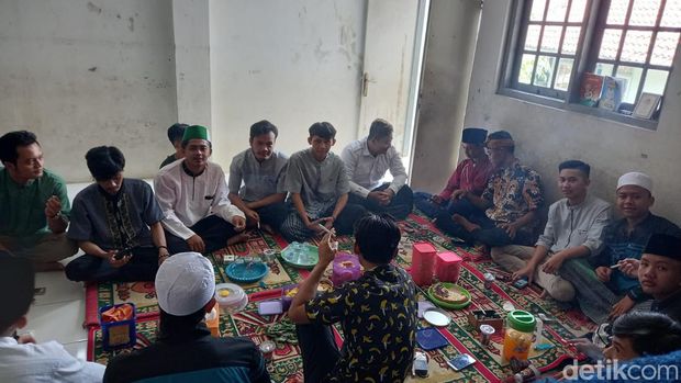 Ilustrasi Santri Kalong.