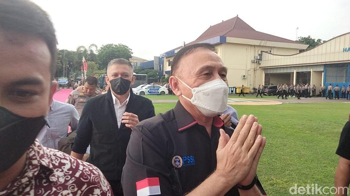 Iwan Bule diperiksa di Polda Jatim