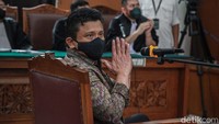 Berdasarkan analisa yuridis di atas seluruh keberatan yang diajukan terdakwa dan penasihat hukum tidak berdasar hukum dan patut untuk ditolak, kata jaksa saat membacakan tanggapan dalam sidang di Pengadilan Negeri Jakarta Selatan (PN Jaksel), Kamis (20/10/2022).