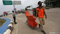Dinas Perhubungan Kota Bekasi akan mengaktifkan Jalan Layang Ahmad Yani menuju ke Jakarta, sementara Jalan Hasibuan yang sekarang menuju ke Jakarta akan dipakai menuju ke arah Bendungan Bekasi.