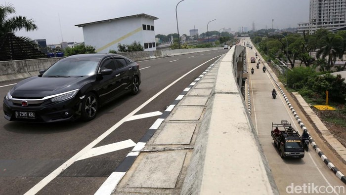 Jalan layang Ahmad Yani di Bekasi mulai diujicoba. Jalan layang ini dibangun untuk mengatasi kemacetan di Jalan Arteri Hasibuan.