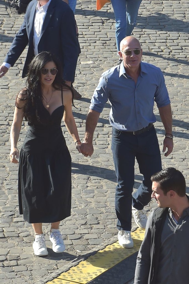 Jeff Bezos dan Lauren Sanchez