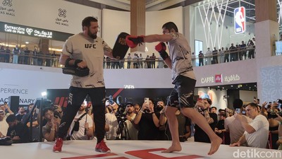 Jelang UFC 280, Oliveira-Makhachev Ikut Latihan Terbuka