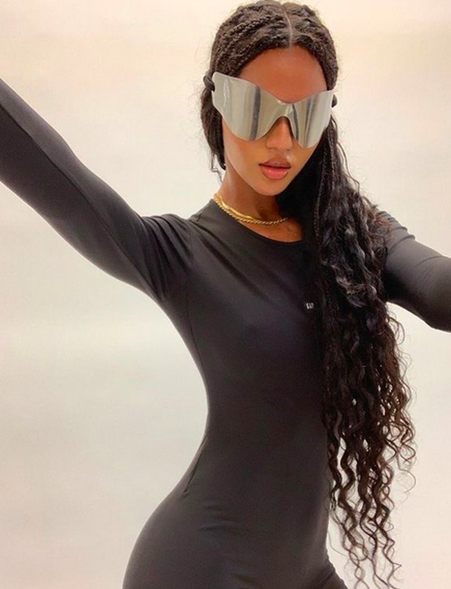 Aku ingin melalukan sesuatu yang besar di luar Brasil, tapi aku tidak tahu caranya. Impian itu terlihat jauh, tapi aku yakin bisa mencapainya, ungkap Juliana kepada majalah Latina. (Foto: Instagram/@juliananalu)