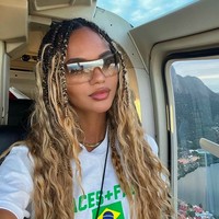 Menjadi model sudah menjadi impian Juliana sejak kecil. Daily Mail mengabarkan, perempuan yang lahir dan besar di Brasil ini sudah mengutarakan cita-citanya tersebut kepada sang ibu saat berusia enam tahun. (Foto: Instagram/@juliananalu)