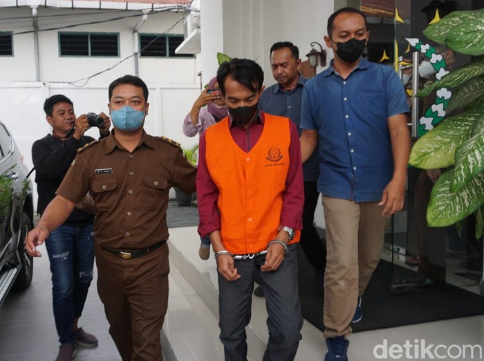 kades di mojokerto dibui