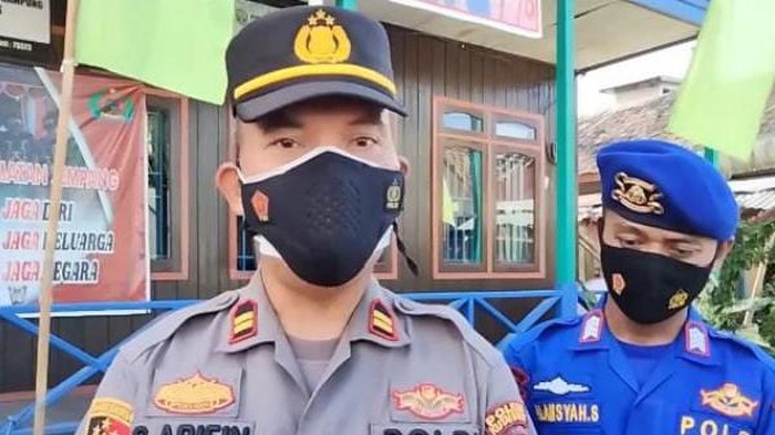 Kapolsek Jembang, Iptu SA