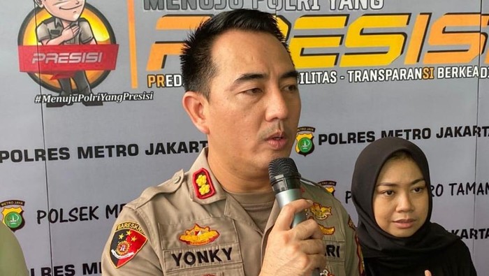 Kapolsek Tamansari AKBP Rohman Yonky Dilatha