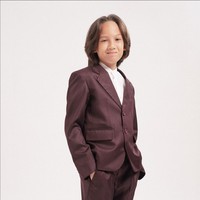 Adik laki-laki Adhisty Zara, Anakin Tangguh Kusumawardhana, pun tak kalah dapat perhatian netizen. Bocah yang biasa disapa Keen ini dipuji imut dan ganteng. Foto: Instagram/@zaraadhsty @mrssaladin