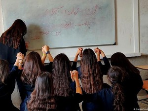 Kematian Siswi Sekolah di Iran Picu Kemarahan Publik