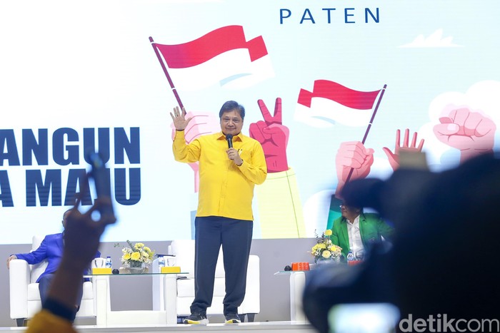 Koalisi Indonesia Bersatu (KIB) yang digagas Golkar, PAN, PPP menggelar acara Pemantapan Visi dan Misi KIB. Acara digelar bersamaan dengan acara HUT ke-58 Golkar.