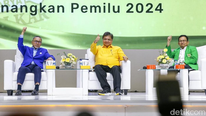Koalisi Indonesia Bersatu Gelar Pemantapan Visi Misi Koalisi Indonesia Bersatu (KIB) yang digagas Golkar, PAN, PPP menggelar acara 'Pemantapan Visi dan Misi KIB'. Acara digelar bersamaan dengan acara HUT ke-58 Golkar.