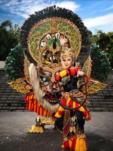 Kostum Nasional Indonesia untuk Miss Grand International 2022 Kostum Nasional Indonesia untuk Miss Grand International 2022
