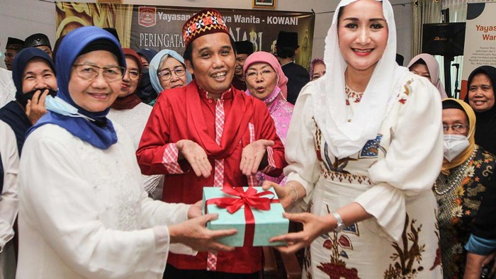Kowani Gelar Peringatan Maulid Nabi Muhammad Kongres Wanita Indonesia (Kowani) gelar peringatan maulid Nabi Muhammad SAW di Jakarta. Acara tersebut menghadirkan penceramah Ustadz H.M Nur Maulana.