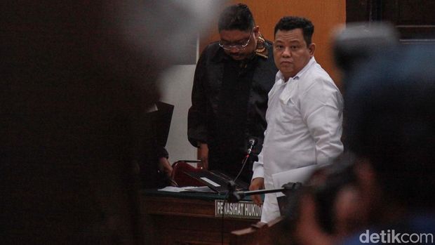 Kuat Ma'ruf menjalani sidang kasus pembunuhan Brigadir J. Sidang tersebut beragendakan pembacaan eksepsi atau nota keberatan terhadap dakwaan JPU.