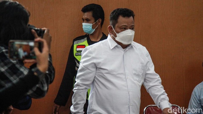 Kuat Maruf menjalani sidang kasus pembunuhan Brigadir J. Sidang tersebut beragendakan pembacaan eksepsi atau nota keberatan terhadap dakwaan JPU.