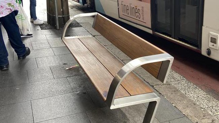 Kursi tunggu di halte bus Sydney