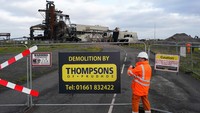 Area Teesworks mencakup sekitar 4.500 hektar tanah di selatan Sungai Tees, di Borough of Redcar dan Cleveland, dan termasuk bekas lokasi pabrik baja SSI serta aset industri lainnya.