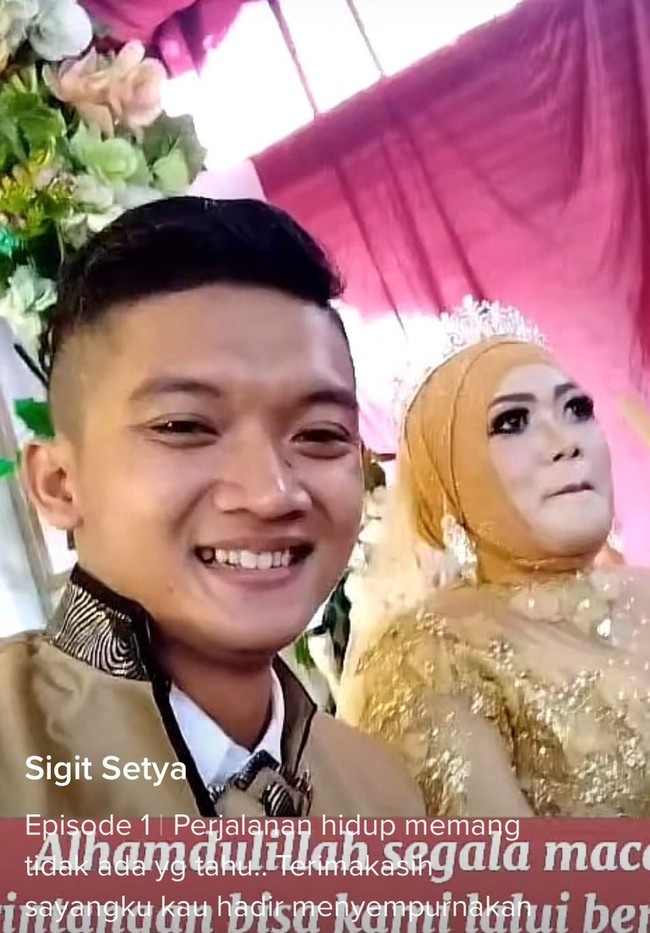  Selagi apa yang kita lakukan itu benar dan tidak menyalahi aturan lakukan saja. Cibiran atau kritis sudah biasa terjadi dimana pun, tergantung bagaimana kita menyikapi. Karena yang bisa kita lakukan hanyalah mengontrol diri sendiri, bukan orang lain, pungkasnya. Foto: Dok. TikTok @sigitsb_.