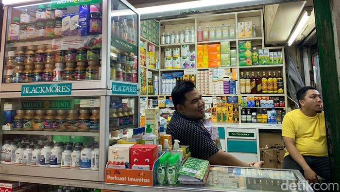 Pedagang di Pasar Pramuka Masih Jual Obat Cair