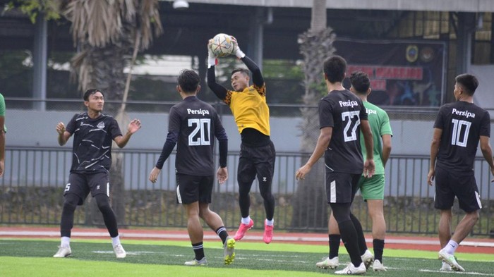 Persipa Pati saat latihan di Stadion Joyo Kusumo, Pati, Kamis (20/10/2022).