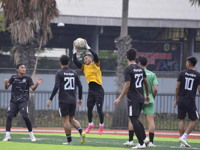 Persipa Pati saat latihan di Stadion Joyo Kusumo, Pati, Kamis (20/10/2022).