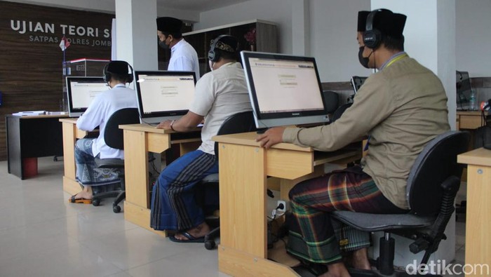 polres jombang menyambut hari santri