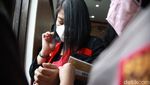 Potret Putri Candrawathi Berbaju Tahanan Nomor 69