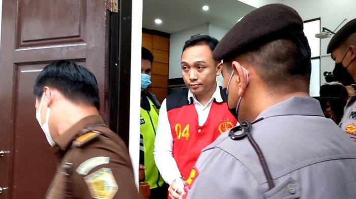 Ricky Rizal usai sidang di PN Jaksel (Anggi-detikcom)