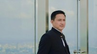 Ricky Subagja merupakan pebulutangkis legendaris Indonesia yang banyak mengantongi penghargaan. Kini mantan atlet itu sedang terlihat bahagia bersama istri barunya.  Foto: Instagram @rickysoebagdja / @cicandjani