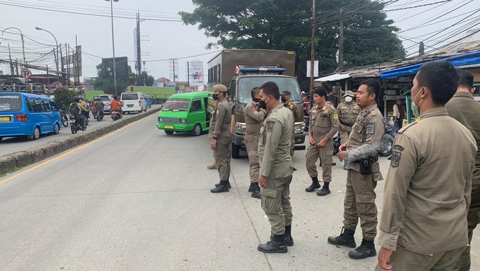 Satpol PP tertibkan PKL di Kabupaten Bogor