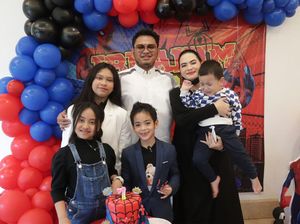 Shyalimar Malik Bangga Bisa Asuh Anak Seorang Diri