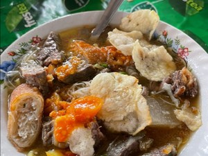 Gurih Hangat! 5 Soto Mie Enak Rp 20 Ribuan Ini Cocok Buat Makan Siang