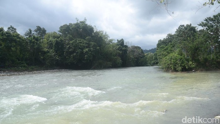 Sungai Lampaan Labobo di Kabupaten Sidrap, Sulawesi Selatan.