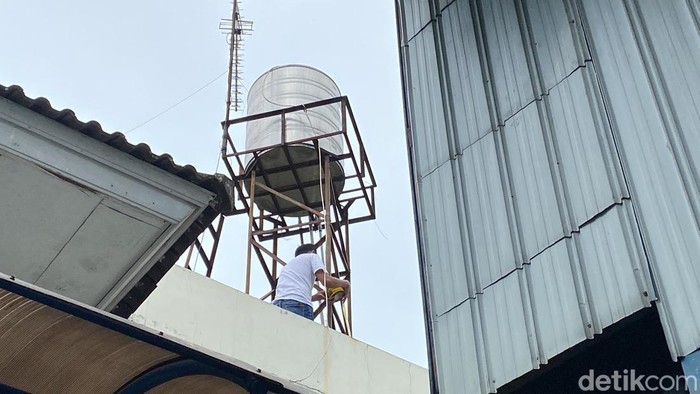 Tandon atau tangki air tempat jasad pria ditemukan di Bandung