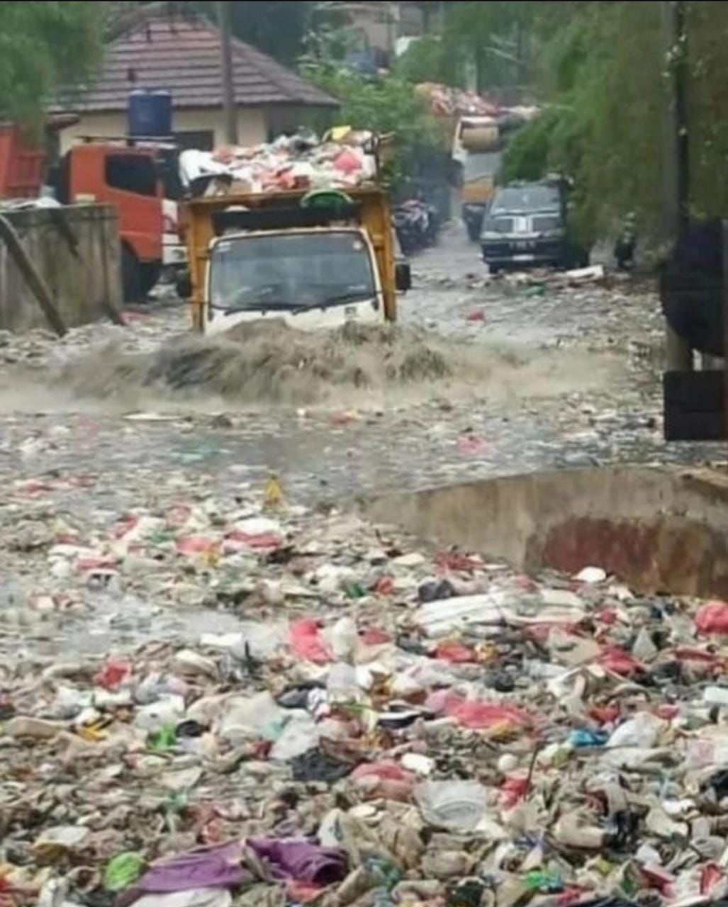 TPA Cipayung Depok banjir