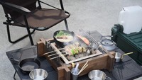 Biasanya, Irori diletakkan di atas meja yang disebut Chirori. Meja itu akan memudahkan jika kamu mau masak-masak saat lagi berkemah nih. Seru ya?Foto: grapee.jp