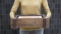 Dulunya, Irori hanya ditemukan di penginapan tradisional Jepang. Namun, dengan adanya inovasi, kini alat tersebut dibuat versi praktis yang bisa dibawa berpergian. Foto: grapee.jp