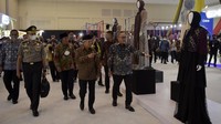 Wakil Presiden Republik Indonesia Maruf Amin menyampaikan visi  Indonesia sebagai  kiblat fesyen muslim dunia. Hal ini ditandai dengan menguatnya industri fesyen muslim di Indonesia. Pelaku isaha fesyen muslim di Tanah Air diharapkan mampu menikmati ceruk industri fesyen muslim dunia yang tahun 2024 mendatang diperkirakan nilai belanjanya  mencapai  USD 311 miliar.