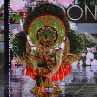 Ivan Gunawan selaku selaku pendiri Yayasan Mega Bintang yang merupakan pemegang lisensi Miss Grand Indonesia mengaku memilih reog setelah meminta persetujuan dari para pageant lovers. “Aku lempar di floor dulu, di Instagram, mereka ternyata suka. Apalagi reog sempat mau dikaim negara lain,” kata Ivan.Foto: Kenny Gida/Detikcom