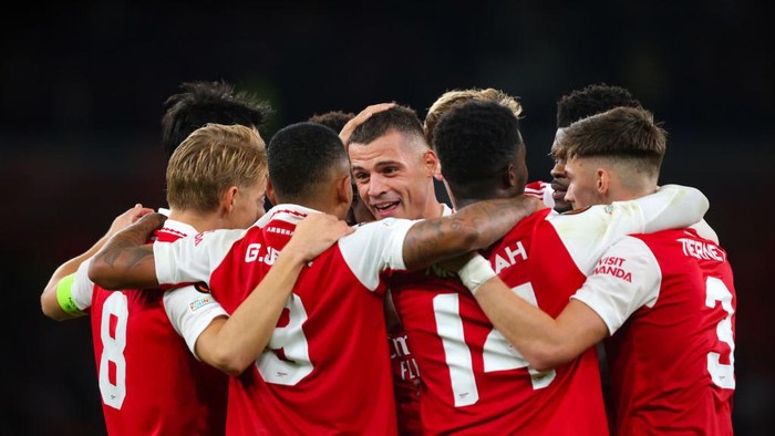 LONDON, ENGLAND - OCTOBER 20:  Granit Xhaka of Arsenal celebrates with team mates  during the UEFA Europa League group A match between Arsenal FC and PSV Eindhoven at Emirates Stadium on October 20, 2022 in London, United Kingdom. (Photo by Marc Atkins/Getty Images)