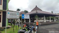 Polisi saat ini tengah melakukan penyelidikan untuk mengetahui penyebab terbakarnya aula pendopo Wali kota Banjar itu (Foto: Dadang Hermansyah/detikJabar).