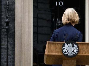 Saat Rencana Big-Bang Ekonomi-Kekacauan Politik Lengserkan Liz Truss