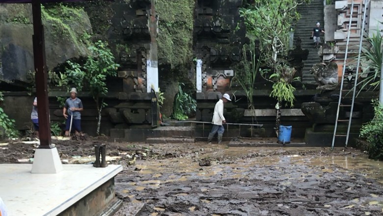 Banjir di Pura Tirta Sudamala Bangli Banjir di Pura Tirta Sudamala Bangli