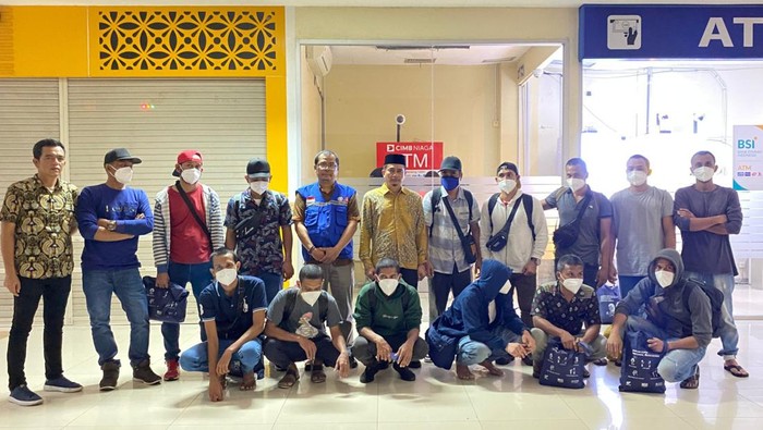 Belasan PMI bermasalah di Malaysia yang sempat ditampung di Kepri dipulangkan ke Aceh.