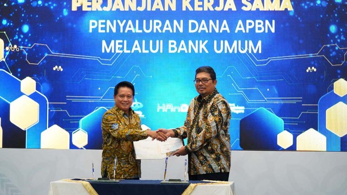 BSI Jadi Bank Operasional Kemenkeu PT Bank Syariah Indonesia Tbk (BSI) melakukan kerja sama strategis dengan Kementerian Keuangan. BSI akan menyalurkan dana anggaran pendapatan dan belanja negara.
