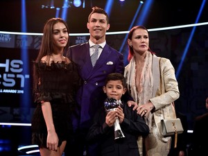 Kakak Ronaldo Dukung Adiknya Cabut dari Kamp Timnas Portugal