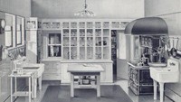 Desain dapur satu ini terlihat mewah. Ini adalah gambaran model dapur orang dari kalangan atas di tahun 1911. Dapurnya luas dan tampilan kabinetnya sangat mewah. Foto: historydaily