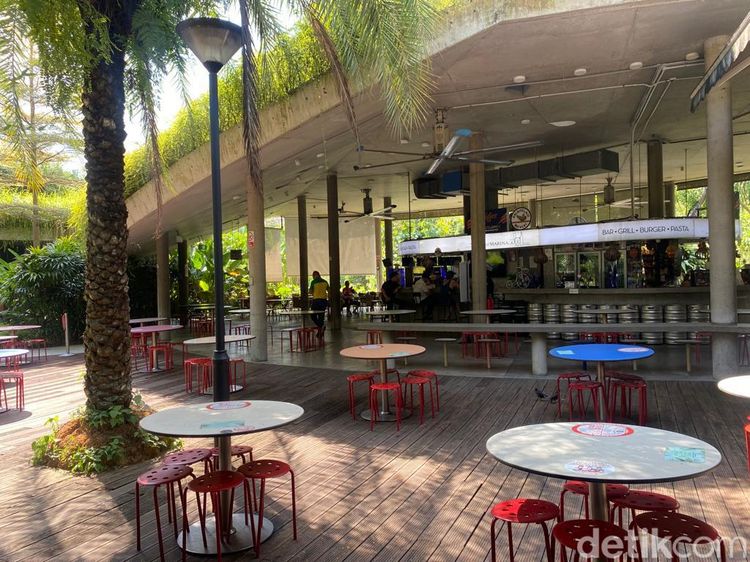 Di Satay by The Bay Bisa Nongkrong dan Jajan Makanan Lokal Enak Singapura